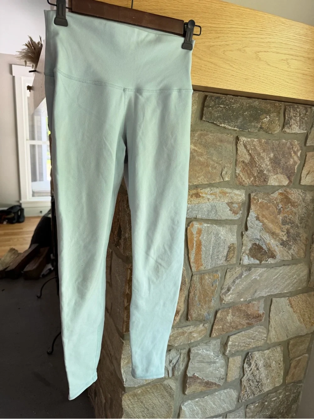 ALO Yoga Airlift Leggings 7/8 Women Sz S high-Waist Chalk Blue
